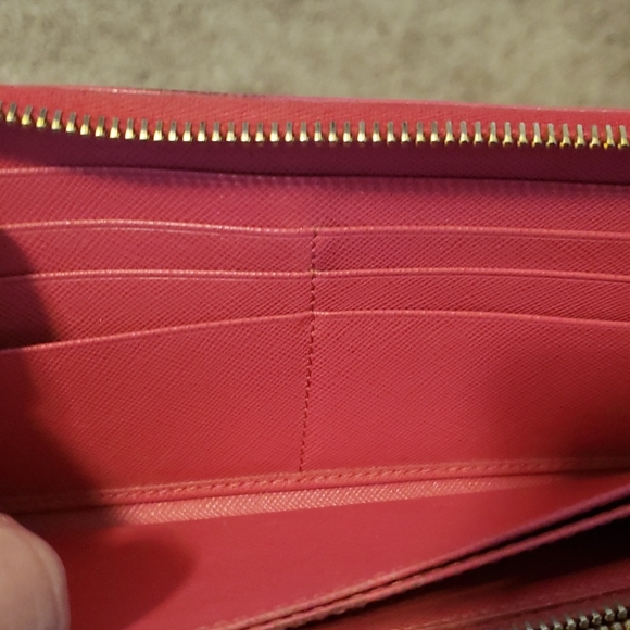 100% authentic pre-loved Prada safiano wallet ribbon Pink In good used condition - Picture 8 of 10